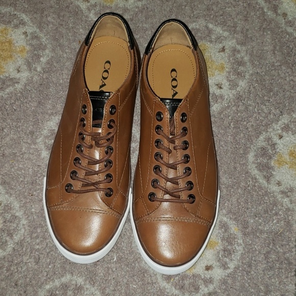 Shoes - Picture 1 of 4